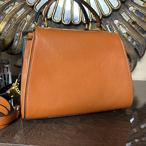 Valentino Garavani Rockstud Alcove Top Handle Bag - Picture 10 of 17